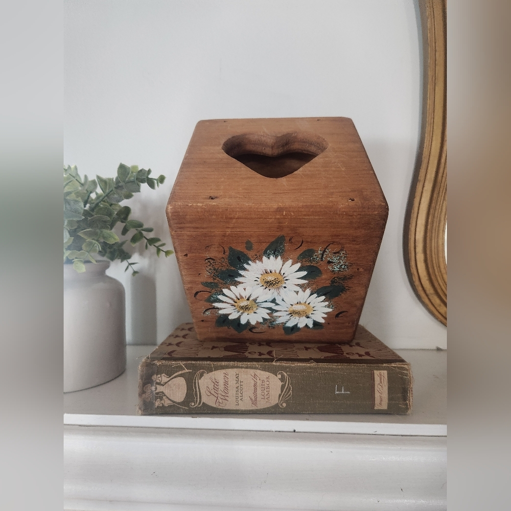 Vintage Hand Made Wooden Daisy Tissue Box Holder 6"X6"